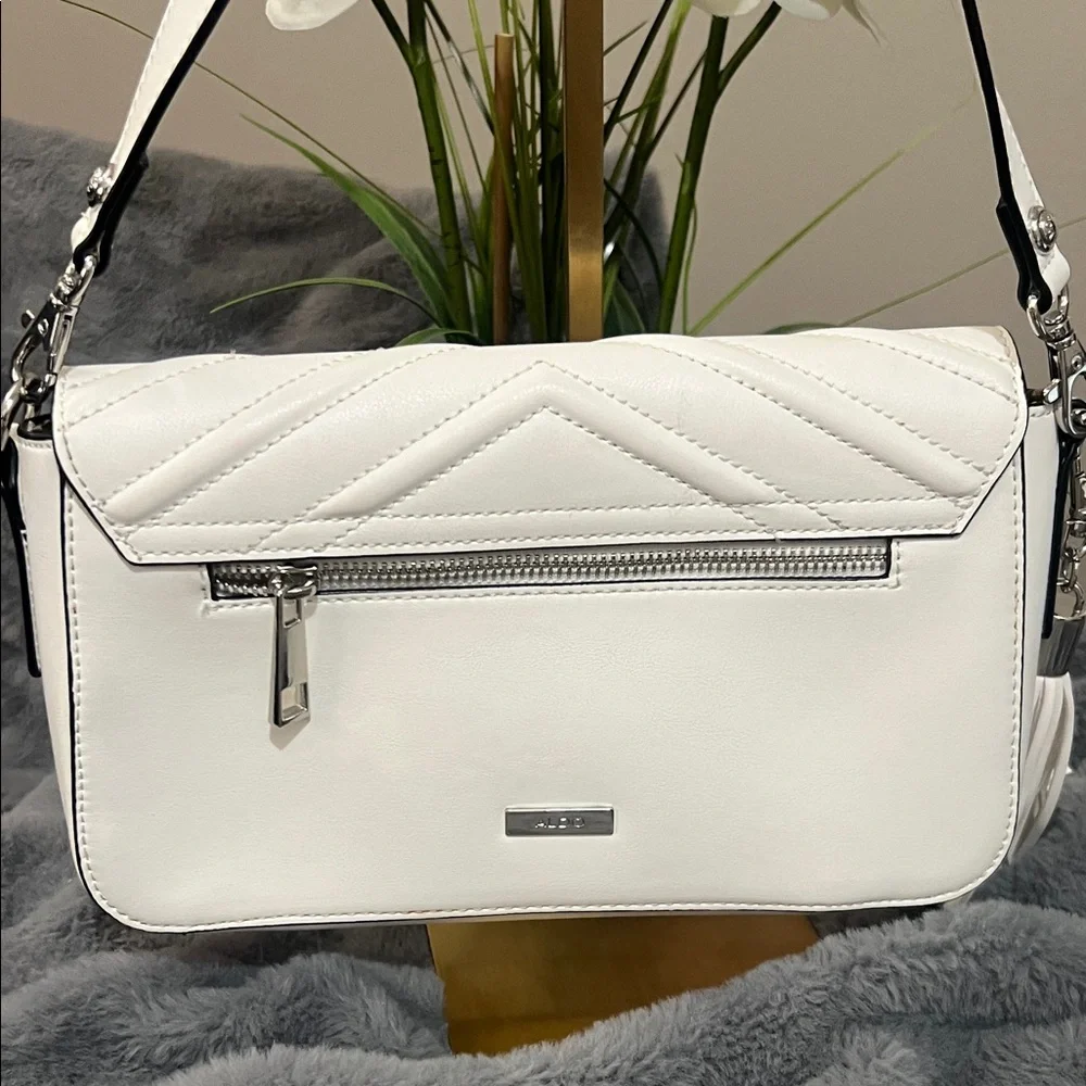 Aldo White Chevron Shoulder Bag with Tassel GUC retail $40 - Picture 4 of 12